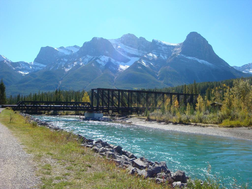 The Howling Wolf * Canmore